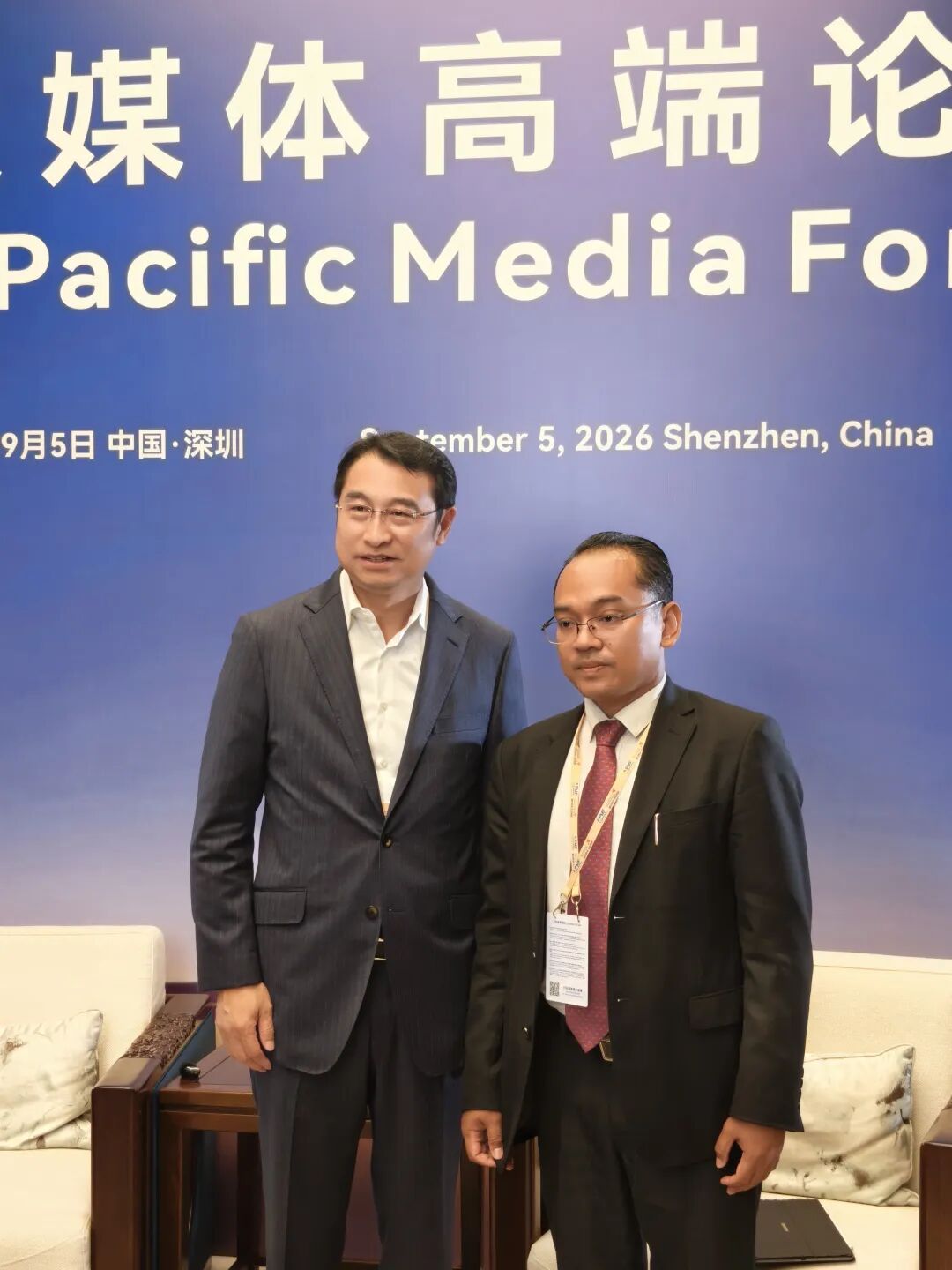 外宾打“直球”问“买车能打折吗？	”比亚迪高管回答亮了