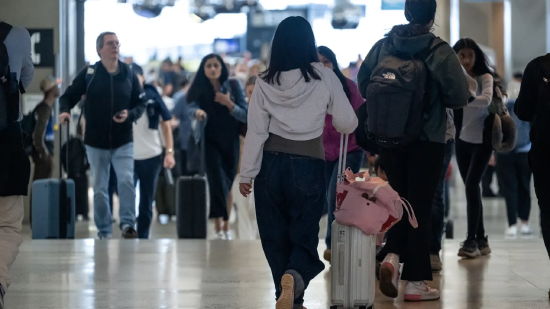 机票价格或将继续走高	，但航空公司利润却难同步上涨