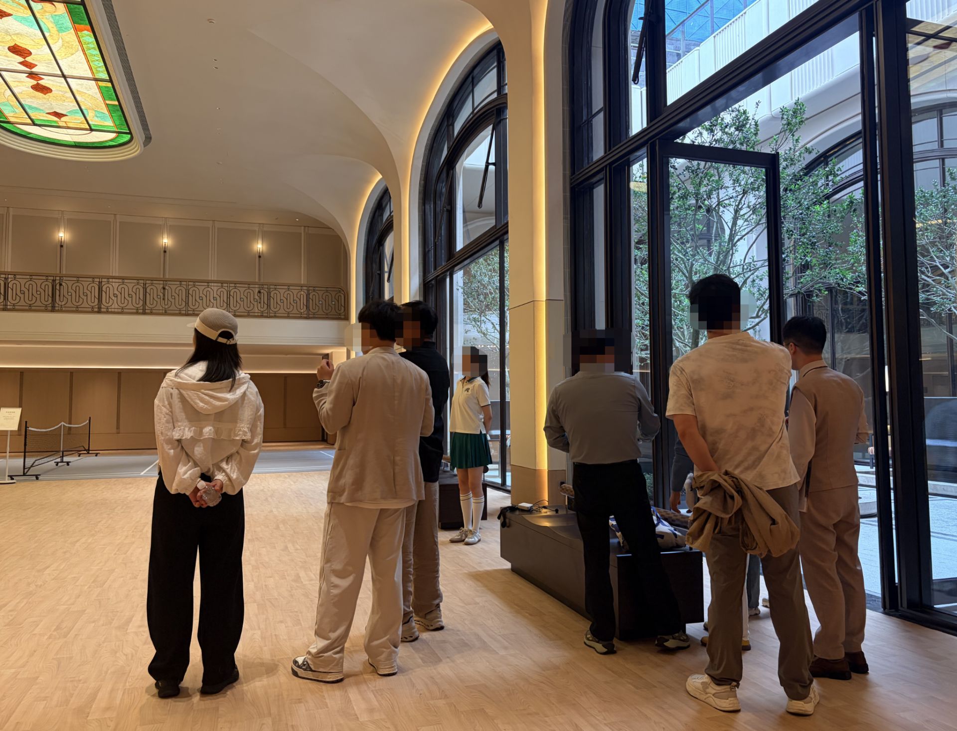 实探国庆假期上海楼市：全家出动看房成风	，有项目3天销售额超2亿元