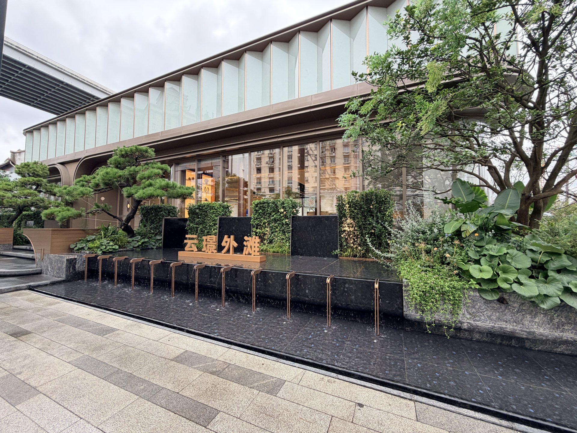 实探国庆假期上海楼市：全家出动看房成风，有项目3天销售额超2亿元